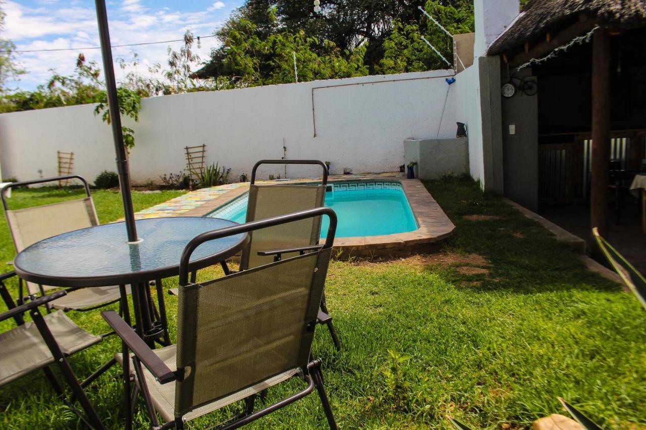 Kate'S Nest Guesthouse & Backpackers Windhoek Exterior photo